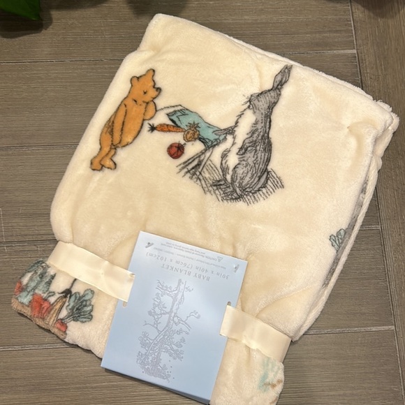 NWT! Winnie The Pooh & Friends Vegetable Garden Baby Blanket - Picture 4 of 6